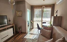 Bright Inn - Holiday & Business Apartment